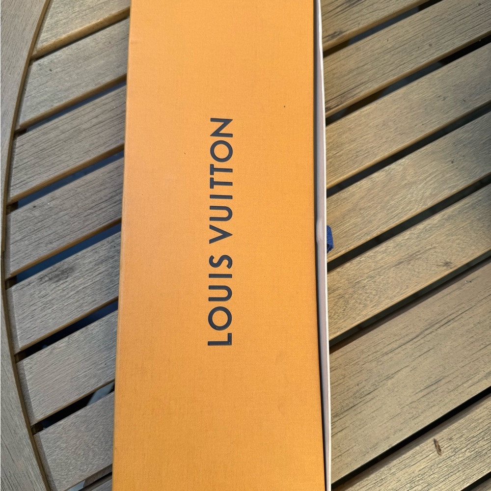 New Louis Vuitton RED tie